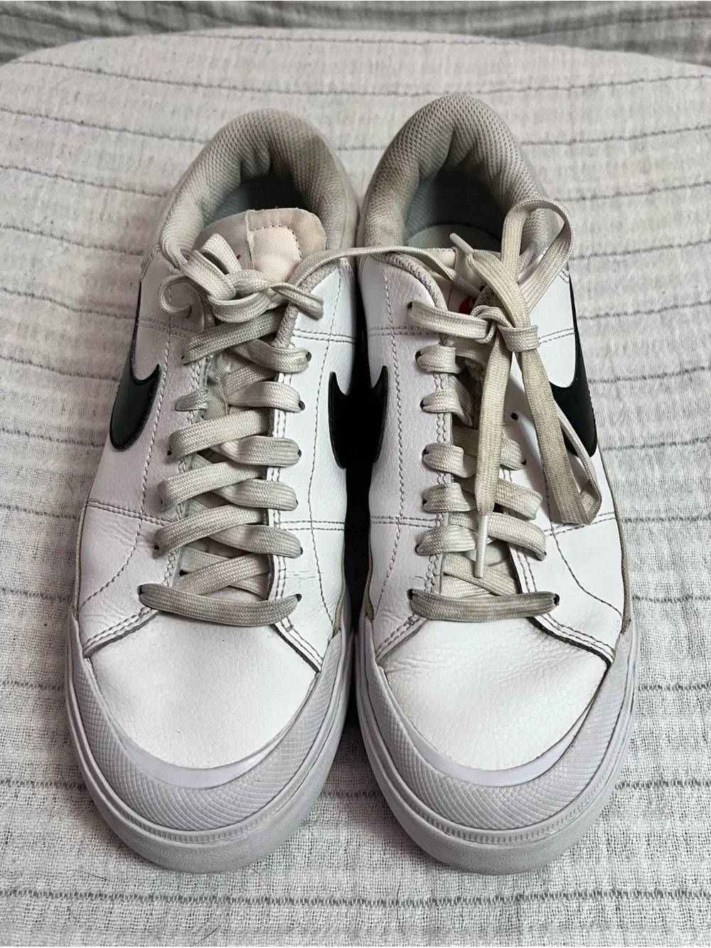 Nike classic low
